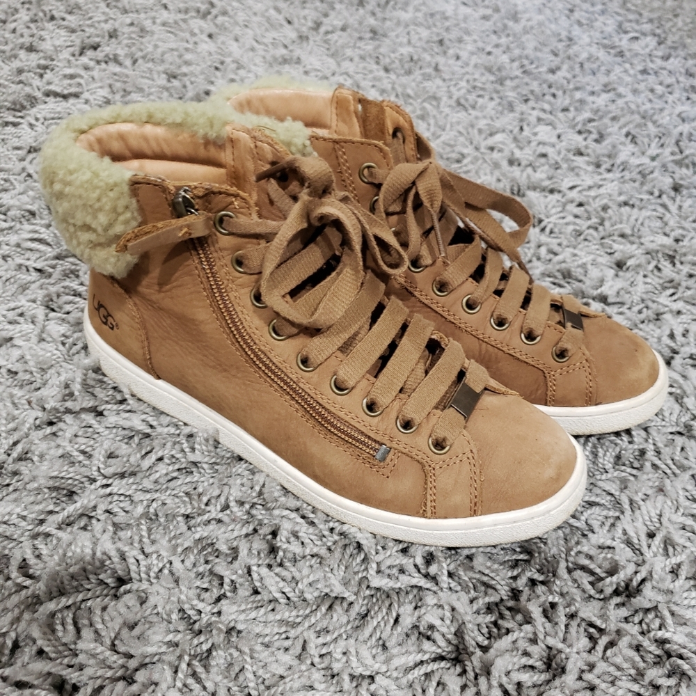 Ugg "Olive" Sneakers